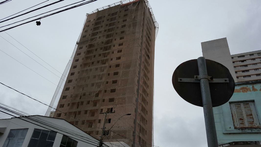 Concluso de platibanda e inicio reboco fachada Benjamin -  - Foto atualizada 06/05/2016